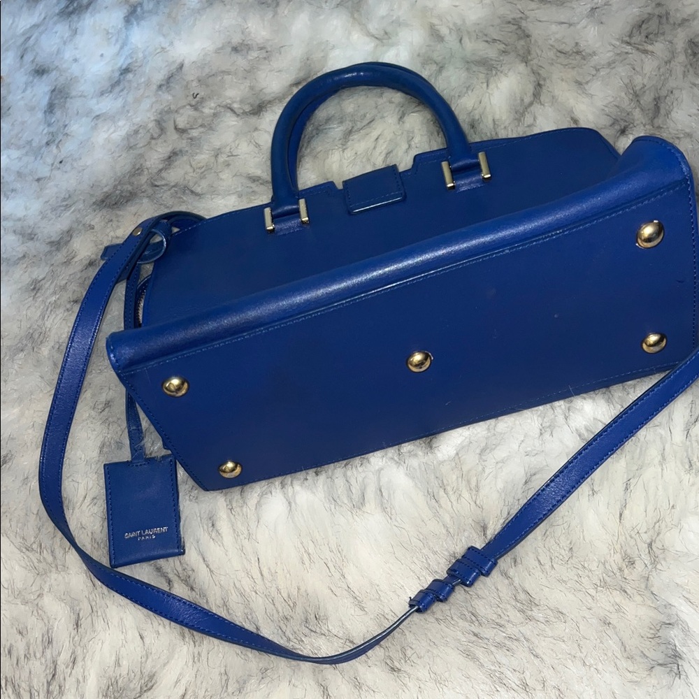 Ysl Elegant Blue Leather Handbag - Picture 5 of 7